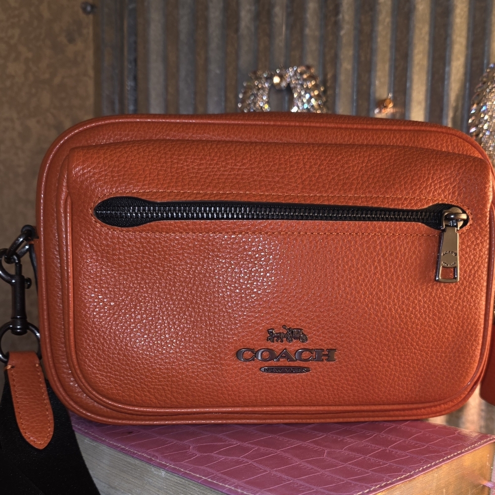 Elias Crossbody